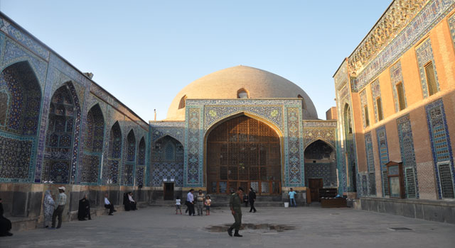Sheikh Safi's tomb
